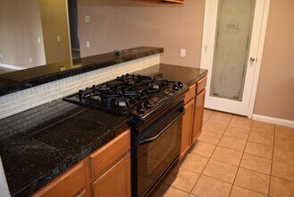 1322 Len Way in Roseville, CA - Building Photo - Building Photo