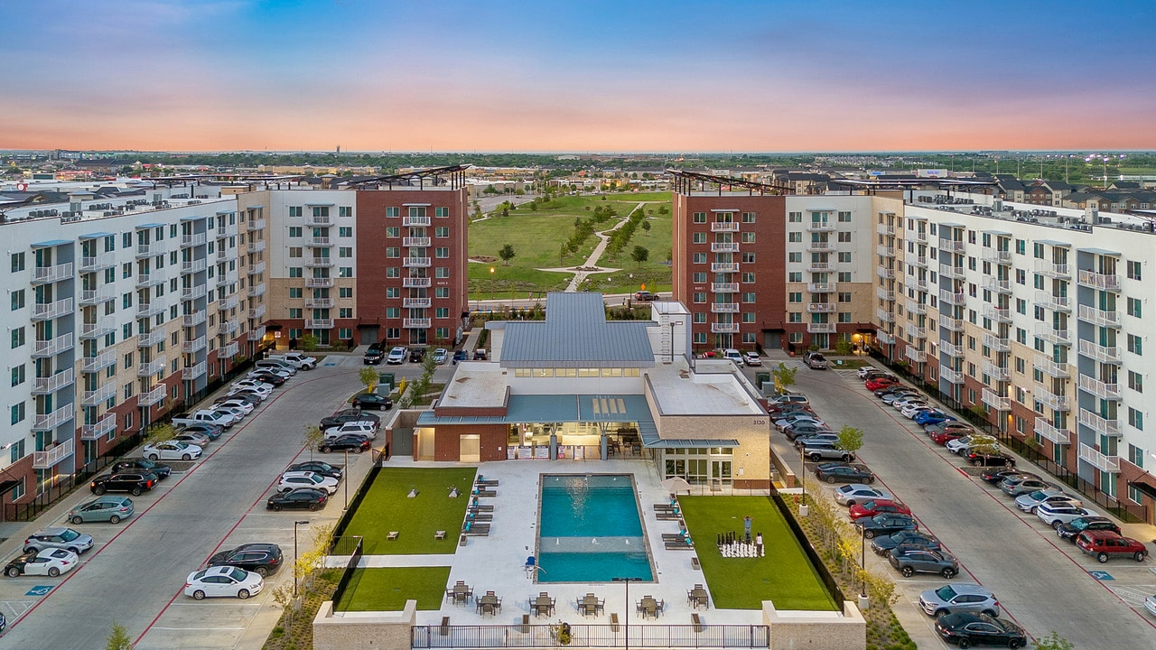 Resia Rayzor Ranch Apartments in Denton, TX - Foto de edificio