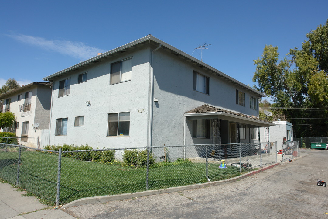 827 Farm Dr in San Jose, CA - Building Photo