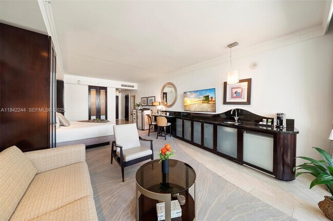 4391 Collins Ave in Miami Beach, FL - Building Photo - Building Photo