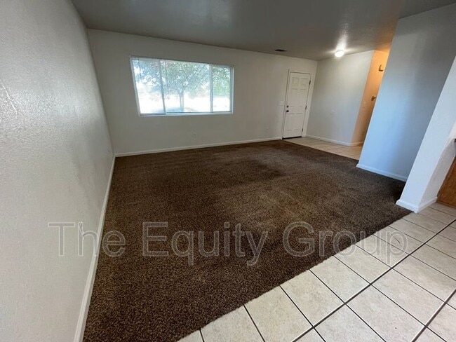 3231 E Noble Ave in Visalia, CA - Building Photo - Building Photo