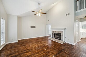 3315 Kings Mountain Dr in Houston, TX - Building Photo - Building Photo