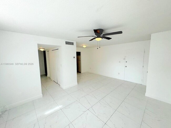 1805 W 56th St in Hialeah, FL - Building Photo - Building Photo