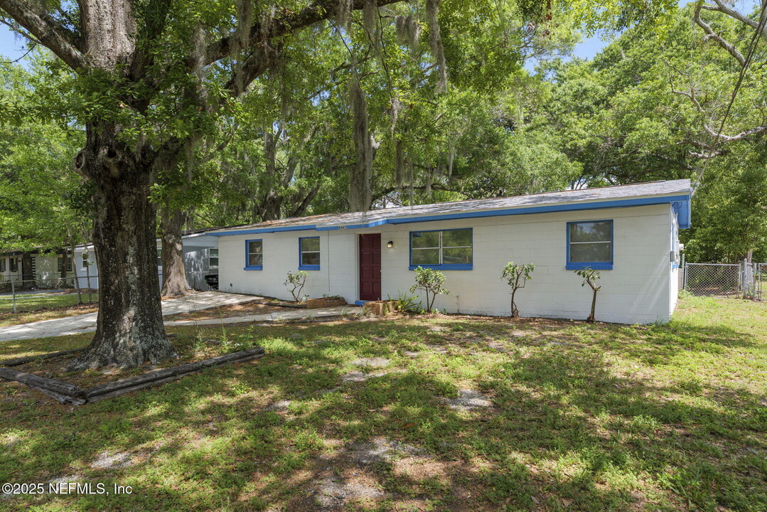 4447 Melvin Cir W in Jacksonville, FL - Building Photo