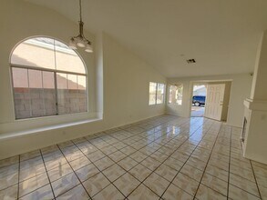 2119 Raspberry Hill Rd in Las Vegas, NV - Building Photo - Building Photo