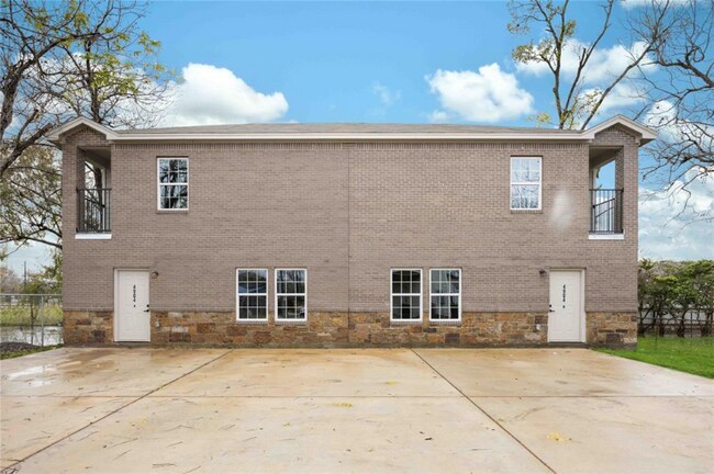 4904 Mallow St-Unit -A in Houston, TX - Building Photo - Building Photo