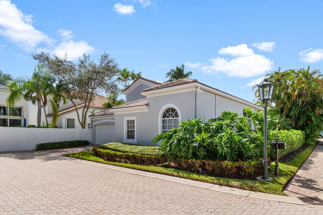 4252 NW 66th Ln in Boca Raton, FL - Building Photo - Building Photo