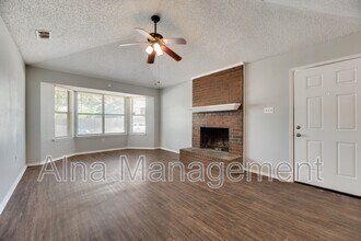 2212 Windhurst Dr in Arlington, TX - Building Photo - Building Photo
