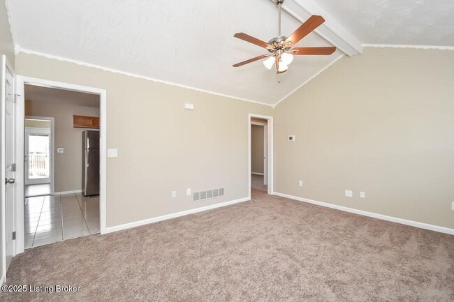 386 Beech Cliff Cir in Shepherdsville, KY - Building Photo - Building Photo