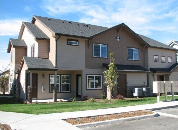 Settler's Villiage in Meridian, ID - Building Photo