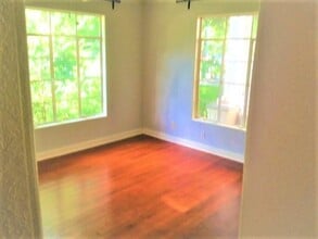 1810 W St Johns Ave in Austin, TX - Building Photo - Building Photo