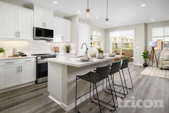 10480 Barrena Lp in Elk Grove, CA - Building Photo - Building Photo