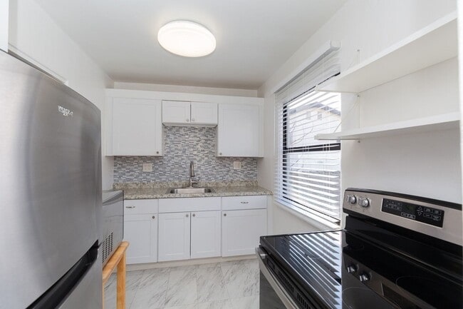 property at 3027 Jarvis St