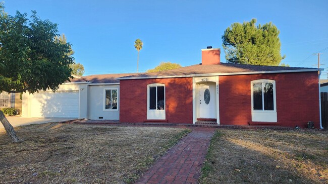 2815 N D St in San Bernardino, CA - Foto de edificio - Building Photo