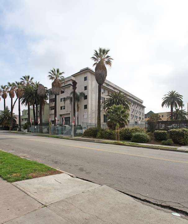 West View in Los Angeles, CA - Building Photo