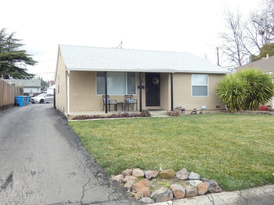 116 Elm St in Vacaville, CA - Building Photo