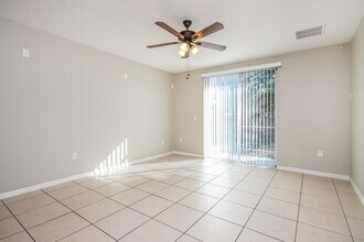 3725 Ryegrass St in Clermont, FL - Foto de edificio - Building Photo