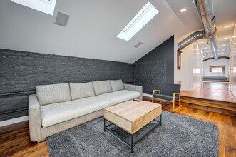 1519 W Superior St in Chicago, IL - Building Photo - Building Photo
