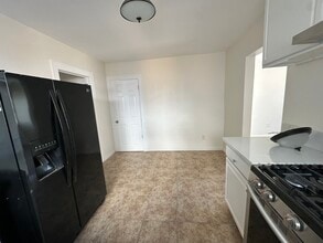 624 W 49th St in Los Angeles, CA - Building Photo - Building Photo