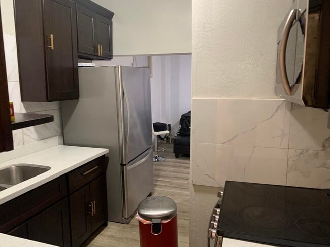 4204 Letitia Ave S, Unit 1 in Seattle, WA - Building Photo - Building Photo