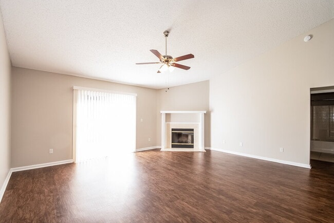 14027 Crestwick Dr W in Jacksonville, FL - Building Photo - Building Photo