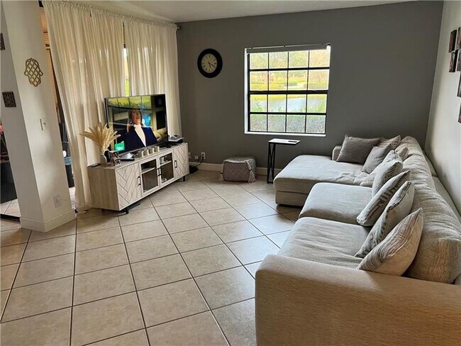 10631 NW 14th St in Plantation, FL - Building Photo - Building Photo