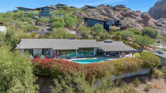 5526 Camelback Canyon Dr in Phoenix, AZ - Building Photo - Building Photo