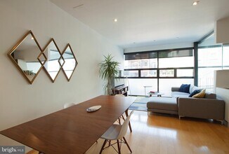 2250 11th St NW in Washington, DC - Foto de edificio - Building Photo