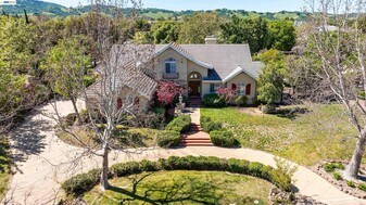 2779 E Ruby Hill Dr in Pleasanton, CA - Building Photo