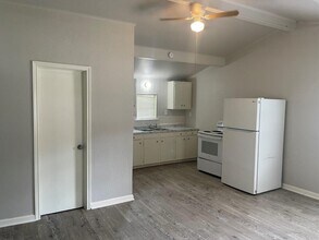 4617 3rd St in Bacliff, TX - Building Photo - Building Photo