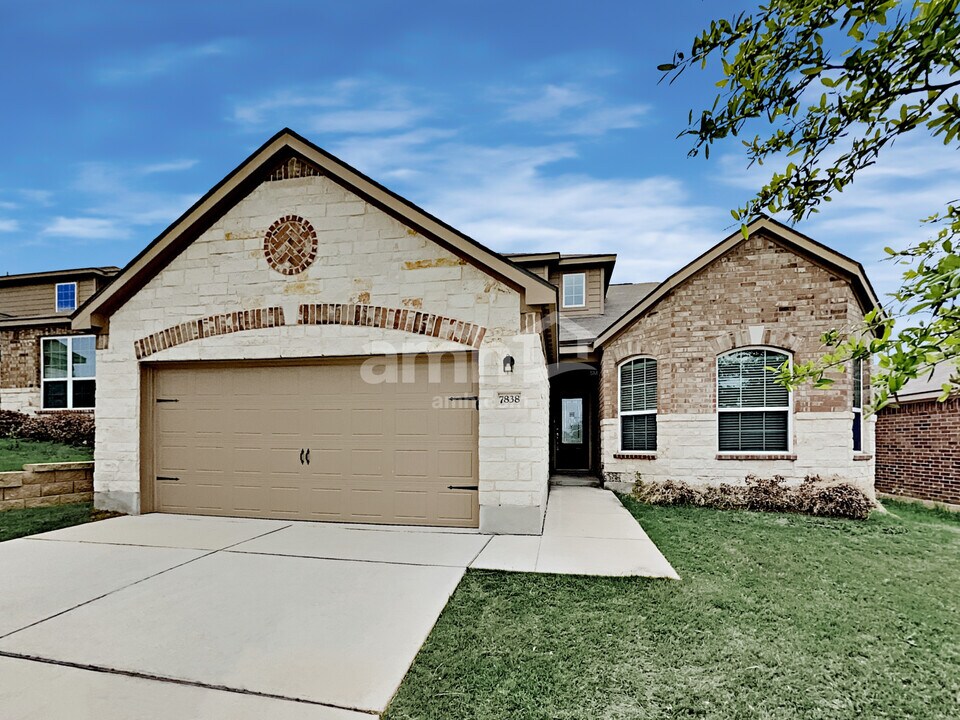 7838 Creekshore Cove in San Antonio, TX - Building Photo