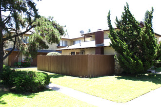 747 N Adele St in Orange, CA - Building Photo - Building Photo