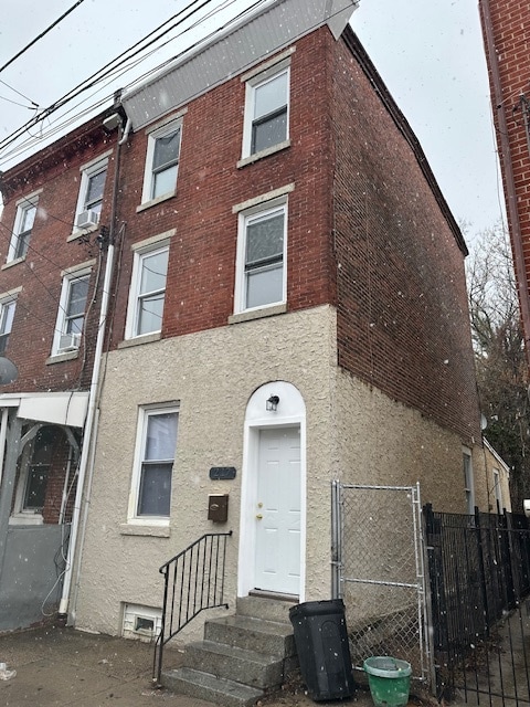 property at 217 E Bringhurst St