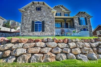 property at 222 Parkway Cir