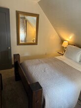 134 High St, Unit Sunny New England apartme in Keene, NH - Building Photo - Building Photo