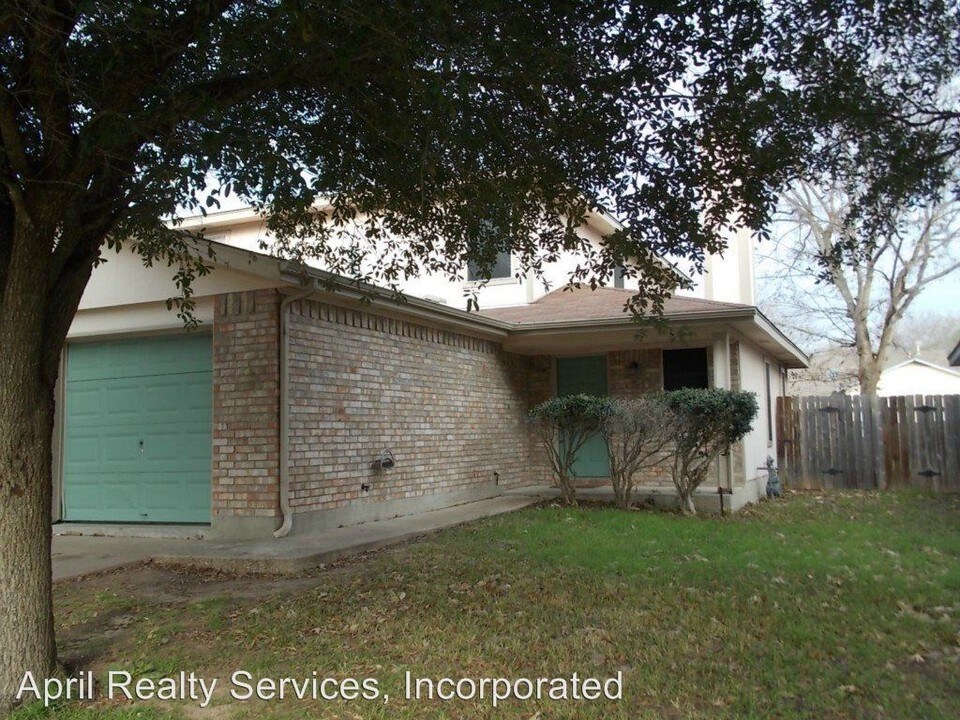 2906 Kestrel Dr in Austin, TX - Building Photo