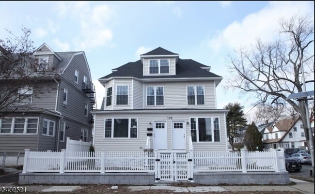 property at 179 N 19th St