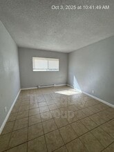570 S Richmond Ave in Hanford, CA - Building Photo - Building Photo