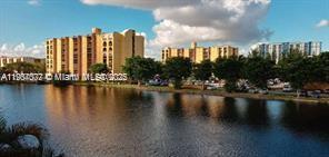 4707 NW 7th St in Miami, FL - Building Photo