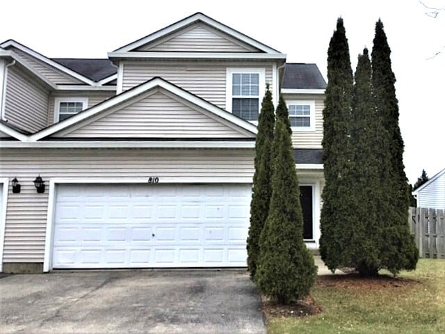 property at 810 Wedgewood Cir