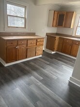 854 Lovers Ln in Akron, OH - Building Photo - Building Photo