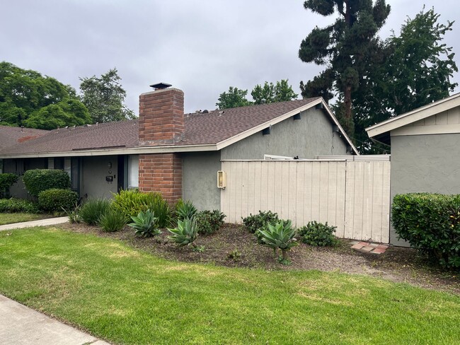 322 Fireside St in Oceanside, CA - Building Photo - Building Photo