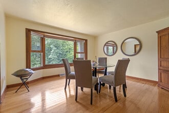 5150 Mamont Rd in Murrysville, PA - Foto de edificio - Building Photo