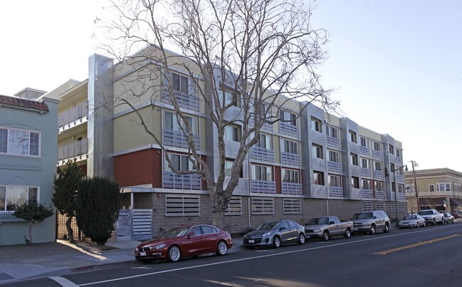 Park Alameda in Alameda, CA - Foto de edificio - Building Photo