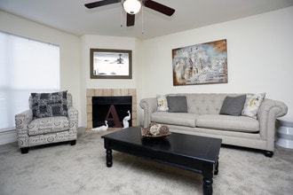 Knoll Crest in San Antonio, TX - Foto de edificio - Interior Photo