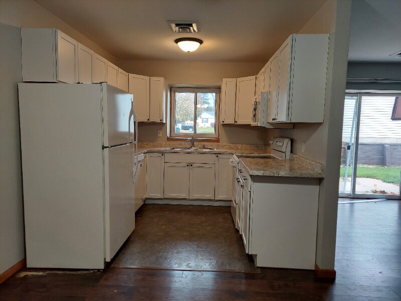 1816 Joliet St-Unit -3 in Janesville, WI - Building Photo