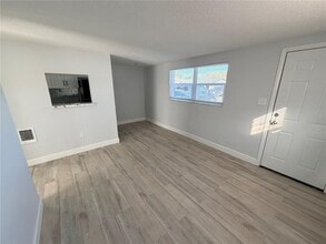 1101 E 140th Ave in Tampa, FL - Building Photo - Building Photo