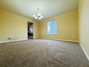 408 Clifton Ln in Bolingbrook, IL - Building Photo - Building Photo