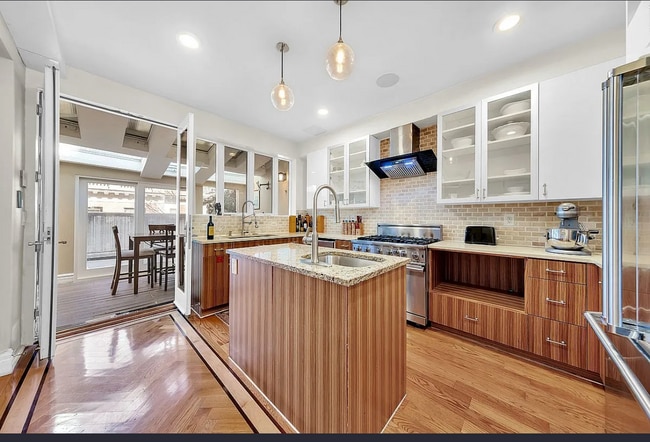 32 E 74th St, Unit 3