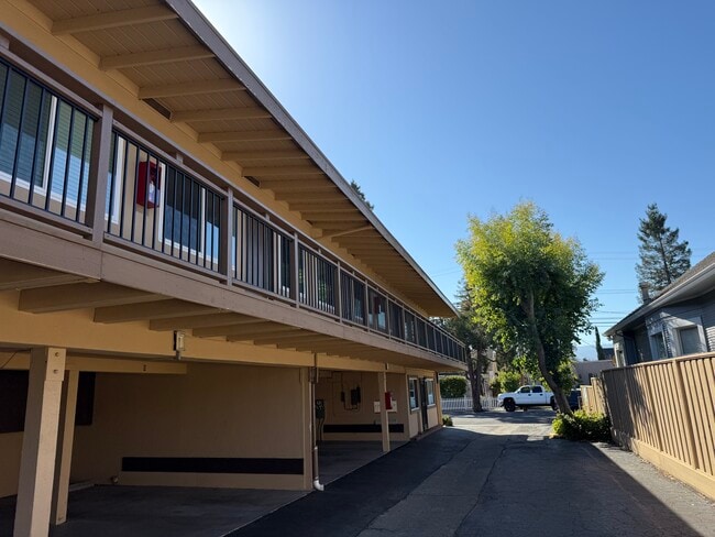 417 Stambaugh St in Redwood City, CA - Building Photo - Building Photo